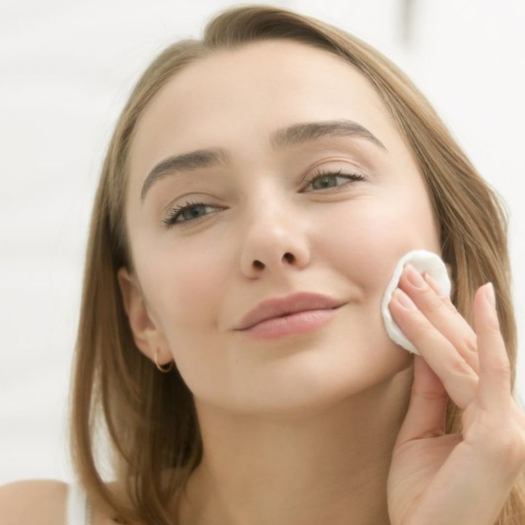 Nettoyage visage femme visuel 2