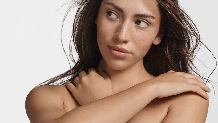 femme qui prends soin de sa peau