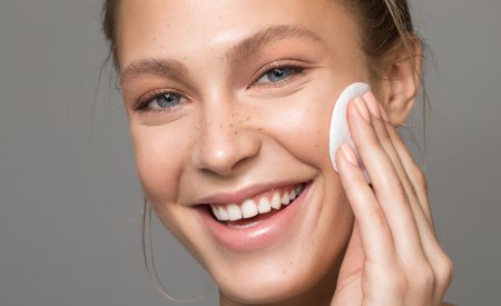 Comment bien nettoyer sa peau ? - Elle