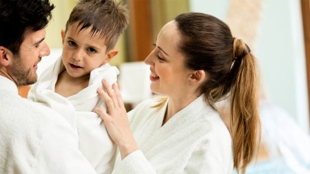 Une famille réunie en peignoir