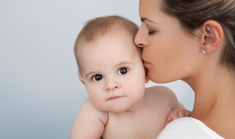 Biolane - Le saviez-vous? Pour une peau atopique, un savon ou un gel douche  mal choisi peut augmenter dramatiquement les poussées d'eczéma. Le gel  corps et cheveux surgras respecte la fragilité de